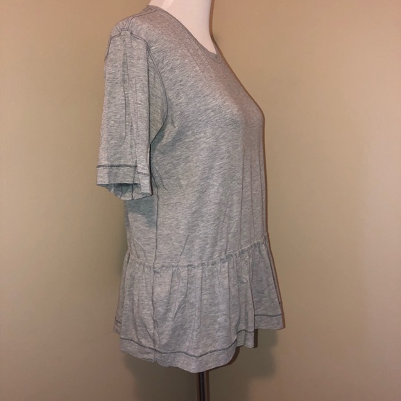 Lululemon Flouncy Heathered Grey Tee,Size-8 - Picture 4 of 7